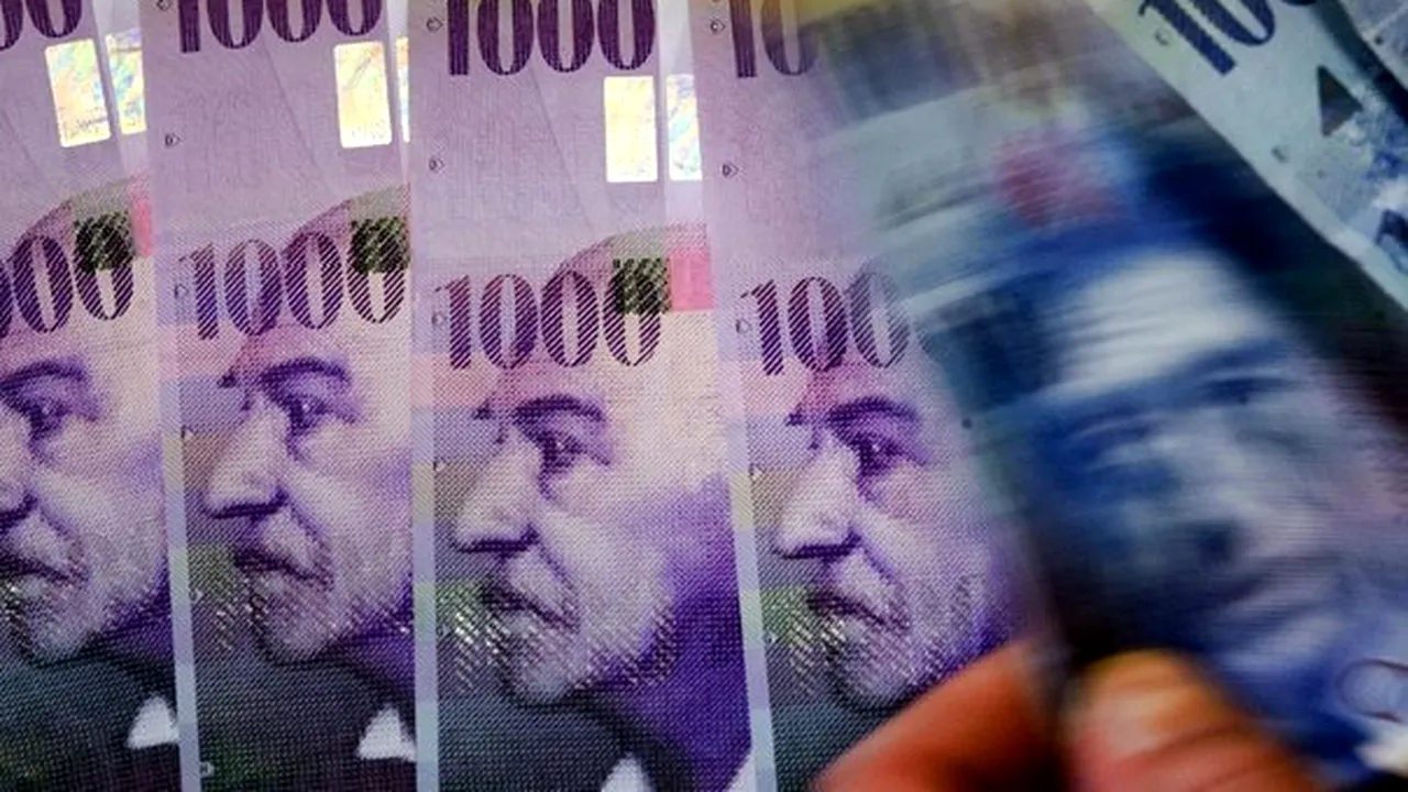 Francul elveţian a scăzut puternic: 3,7993 lei. Euro a coborât la 4,2706 lei