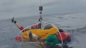 Pilot erou după o amerizare dramatică în Atlantic: a salvat 10 pasageri după pierderea motoarelor