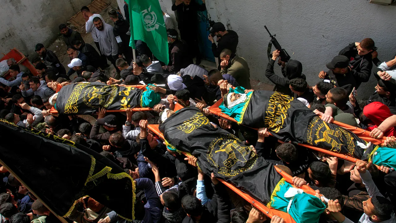 Trei militanţi palestinieni, ucişi într-o operaţiune israeliană în Cisiordania