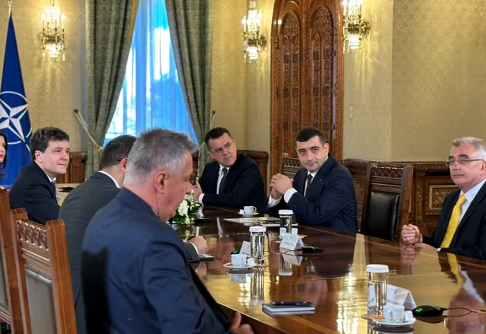 Live Text Consultările la Cotroceni pentru noul Guvern. Grindeanu, după consultări: Nu mai putem avea un guvern cu Bolojan premier / Delegația AUR, discuții cu Nicușor Dan
