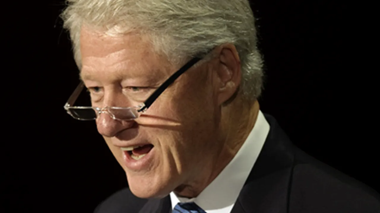 Bill Clinton a suferit o intervenţie chirurgicală la inimă