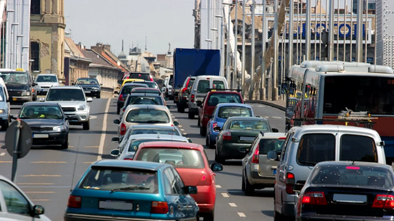 Proiect de OUG: Amenzi de până la 5.000 de lei pentru şoferii care iau pasageri 