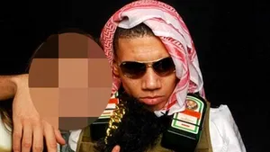 Chris Smalling şi-a cerut scuze pentru că a pozat costumat în 