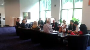 Băsescu, femeilor din PMP: Cât veţi fi dependente material de bărbaţi, vă vor spune pe cine să alegeţi