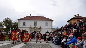 GALERIE FOTO Spectacolele de reconstituire antică şi luptele dintre daci şi romani, reluate la Alba Iulia