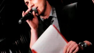 Un fost DJ la Radio 21 a fost găsit spânzurat în locuinţa sa din Capitală 