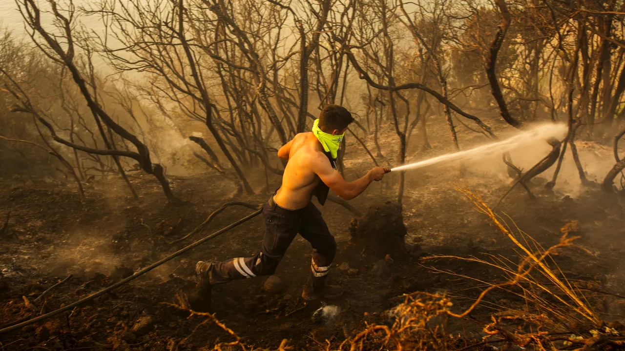 MAE: Pericol de extindere a incendiului din Çanakkale, Turcia