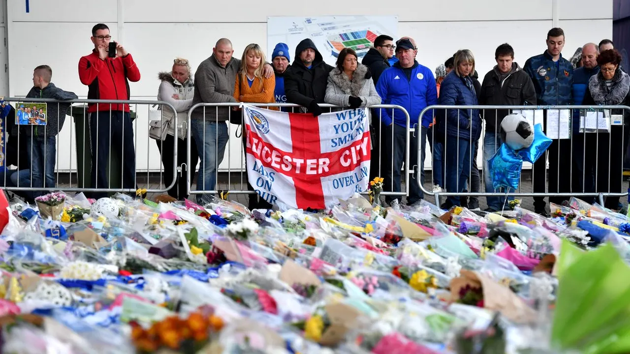 Doliu în fotbalul englez. Patronul echipei Leicester City şi alte patru persoane au fost în elicopterul prăbuşit. Numărul victimelor, confirmat