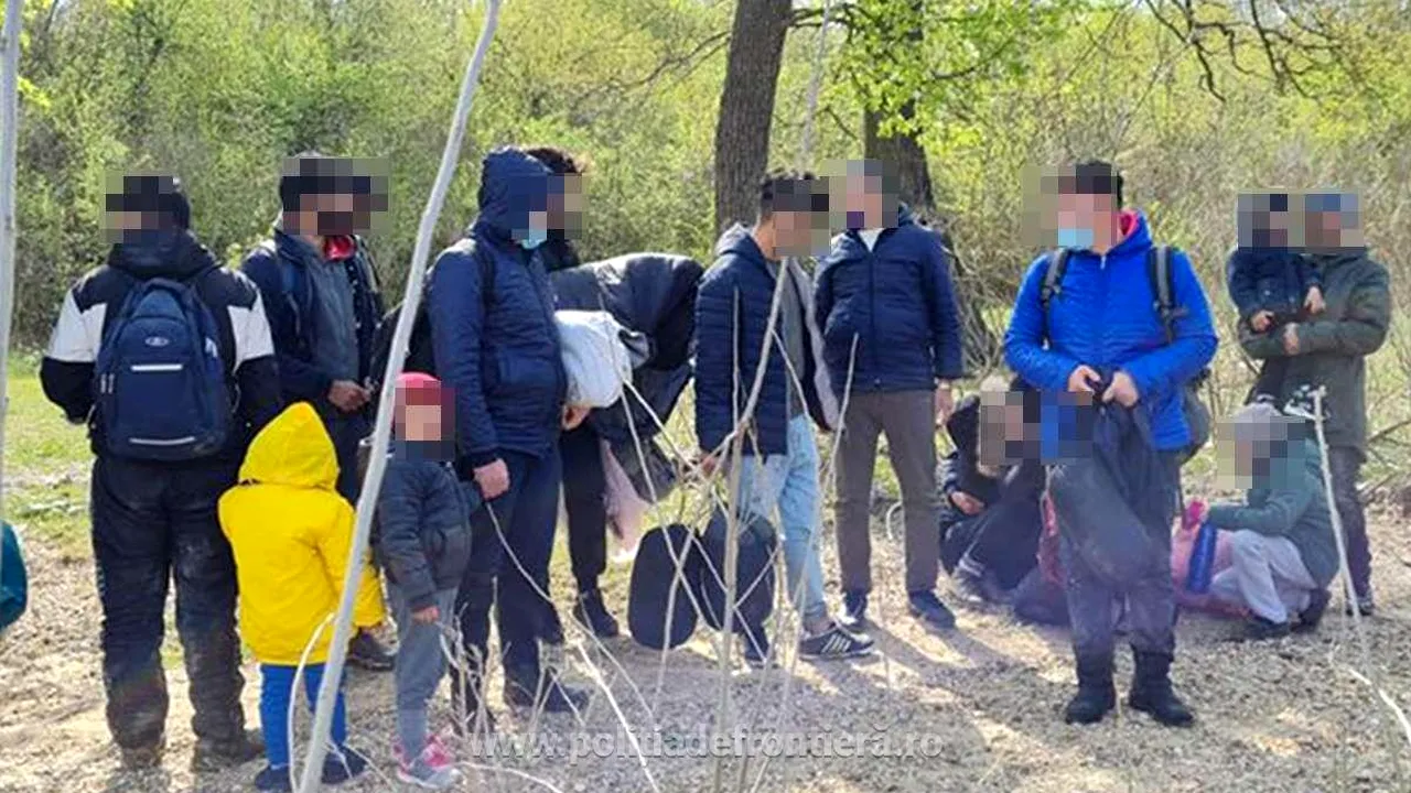 Afganii folosesc România ca ţară de tranzit ilegal spre Vest. Migranţi prinşi la graniţa cu Ungaria