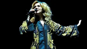 Lara Fabian revine în România: Cântăreaţa concertează pe 11 decembrie, în Craiova - VIDEO 