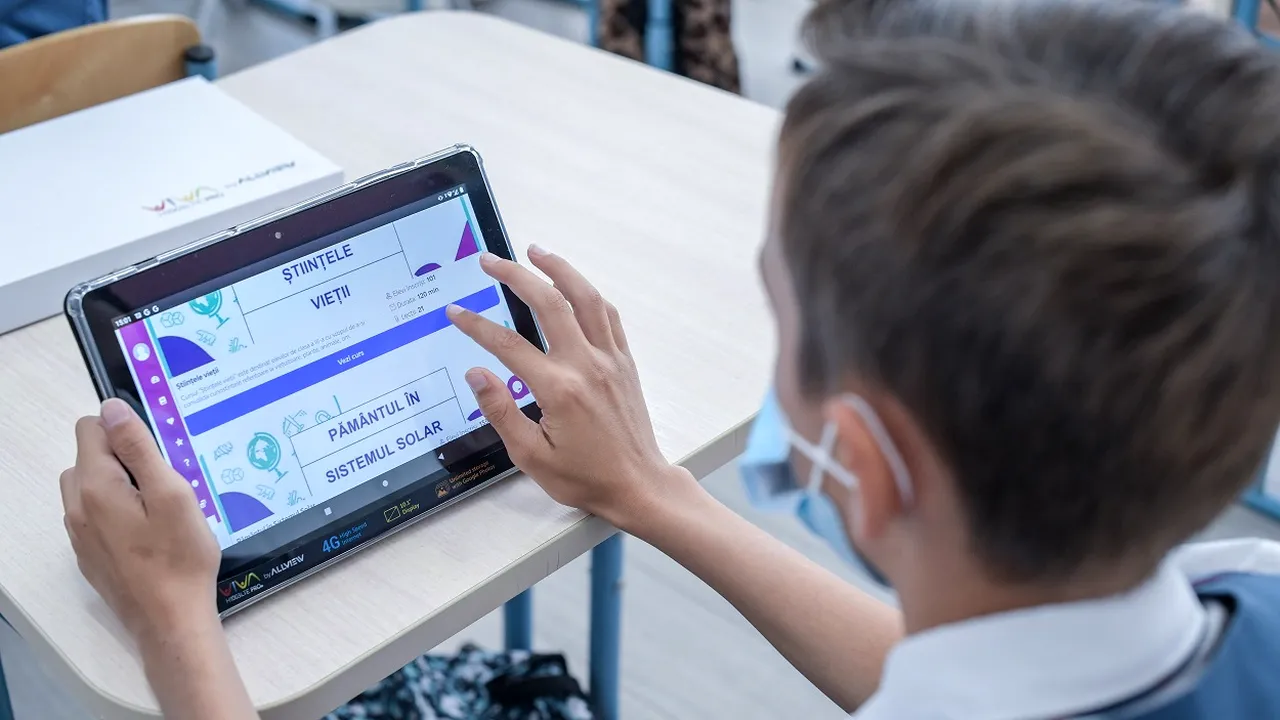 Peste 15.000 de copii au învăţat în timpul verii pe platforma de educaţie remedială NaradiX!