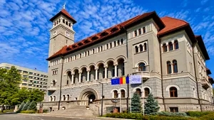 În plină austeritate, doi senatori PACE propun deblocarea angajărilor în primării. CES, aviz favorabil