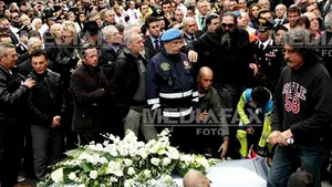 Marco Simoncelli a fost condus pe ultimul drum. Valentino Rossi, prezent şi el la ceremonie