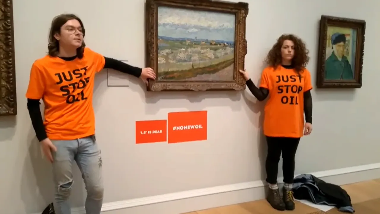 Ecologiştii s-au lipit de o pictură veche de 200 de ani, expusă la Galeria Naţională din Londra