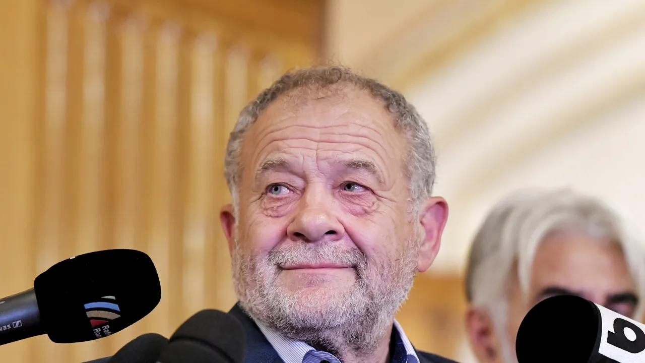 Dumitru Buzatu: Cine îşi asumă destrămarea coaliţiei trebuie să îşi asume şi guvernarea. PSD să renunţe