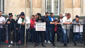 Înalta Curte judecă un nou termen în dosarul lui Dragnea. Ar putea fi ultimul/ UPDATE: Sute de persoane s-au strâns în faţa instanţei supreme