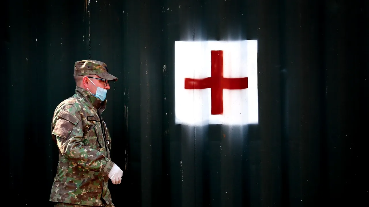 De ce nu funcţionează militarizarea spitalelor? Sindicate: Bat cu pumnul în masă, impunerile de gen militar nu ne ajută