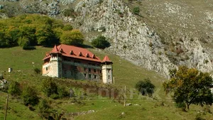 Castele româneşti în paragină, scoase la vânzare