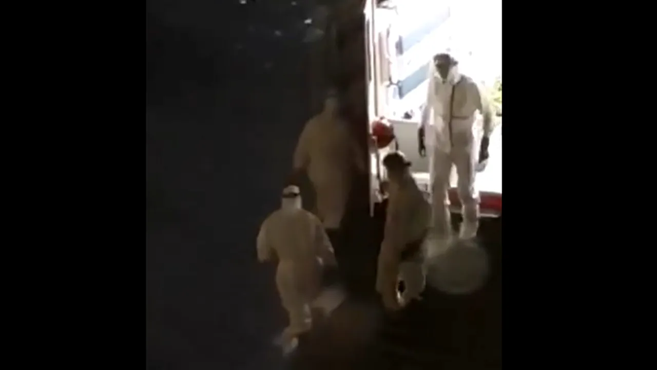 VIDEO: O femeie întoarsă din Italia acuză simptome suspecte. A fost transportată la Spitalul „Matei Balş” pentru analize