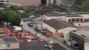 McDrive-urile au fost luate cu asalt în Elveţia. Imagini cu cozile de maşini, poliţia a intervenit. VIDEO