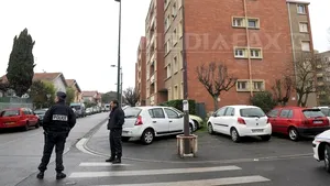 Poliţiştii au găsit explozibili în maşina unui frate al principalului suspect al atacurilor din Franţa