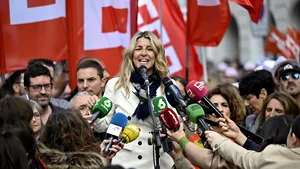 Politicienii pleacă treptat de pe platforma lui Musk: Vicepremierul spaniol Yolanda Diaz renunţă la platforma X
