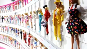 Barbie se transformă 