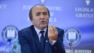 Tudorel Toader, anunţ pe Facebook despre legile justiţiei şi despre condiţiile din închisori: Proiectul de modificare a Legilor justiţiei, prezentat public pe 23 august