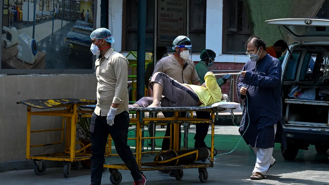 India. Guvernul admite că o variantă „dublu mutantă” a dus la creşterea cazurilor de Covid
