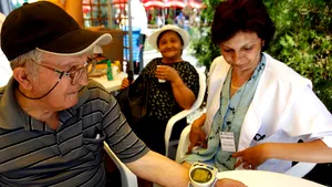 Medicii acordă consultaţii gratuite în Piaţa Revoluţiei de Ziua Mondială a Sănătăţii