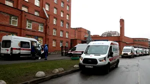 Un om de ştiinţă din Rusia care lucra la vaccinul împotriva COVID-19 a murit după ce a căzut de la etajul 14