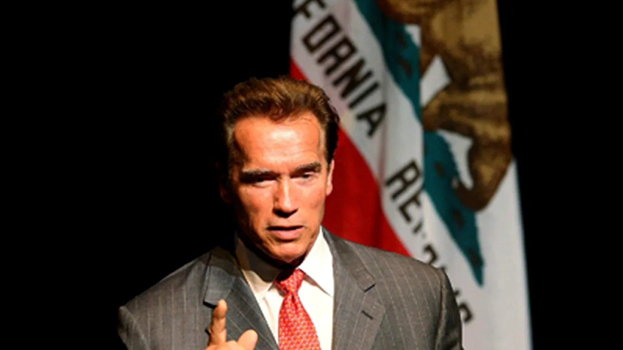 Arnold Schwarzenegger propune trimiterea deţinuţilor imigranţi din California în Mexic