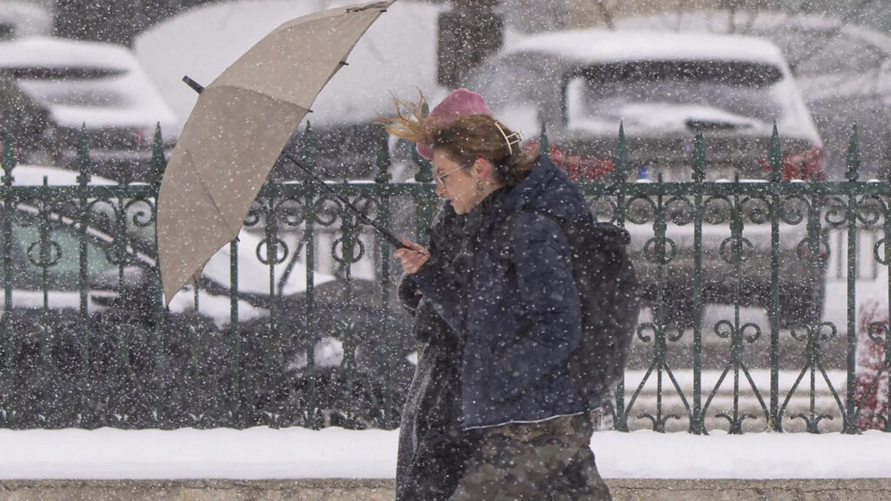Avertizare METEO. Se întoarce iarna: Instabilitate atmosferică, vânt puternic și răcire accentuată în România