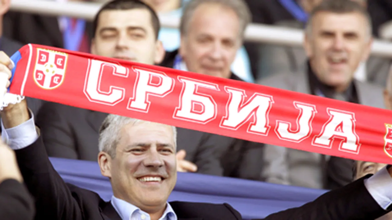 Presa sârbă cere sancţionarea preşedintelui Boris Tadici deoarece a băut şampanie la stadion