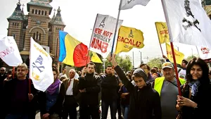 Proteste faţă de exploatarea gazelor de şist la Arad, Cluj, Timişoara şi Vaslui - FOTO