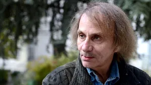 Scriitorul Michel Houellebecq îi acuză pe politicieni că au creat condiţiile ce au dus la atentatele din Paris