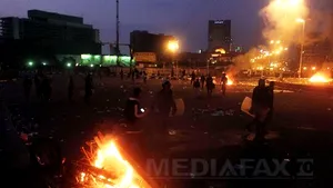 Violenţele din Cairo: Luptele între manifestanţi şi forţele de ordine continuă. 33 de persoane au murit în confruntări - VIDEO