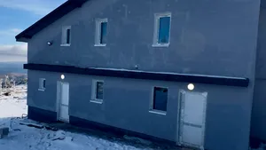 Stația meteo Vlădeasa, distrusă de un incendiu în urmă cu cinci luni, a fost reconstruită