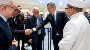 Sorin Grindeanu, la cina tradițională de Ramadan, alături de membri ai Cultului Musulman din România