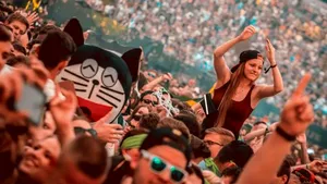 REPORTAJ - Am fost la cel mai nebun festival din Europa: 200.000 de oameni şi 600 de euro biletul - GALERIE FOTO