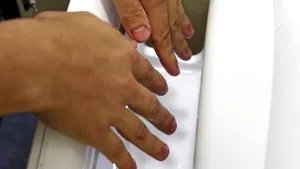 ”Opriţi uscătoarele de mâini dacă vreţi să stopaţi răspândirea coronavirusului”, avertizează un consultant medical britanic