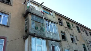 O persoană rănită şi alte 80 evacuate după explozia unei butelii într-un bloc din Medgidia - FOTO