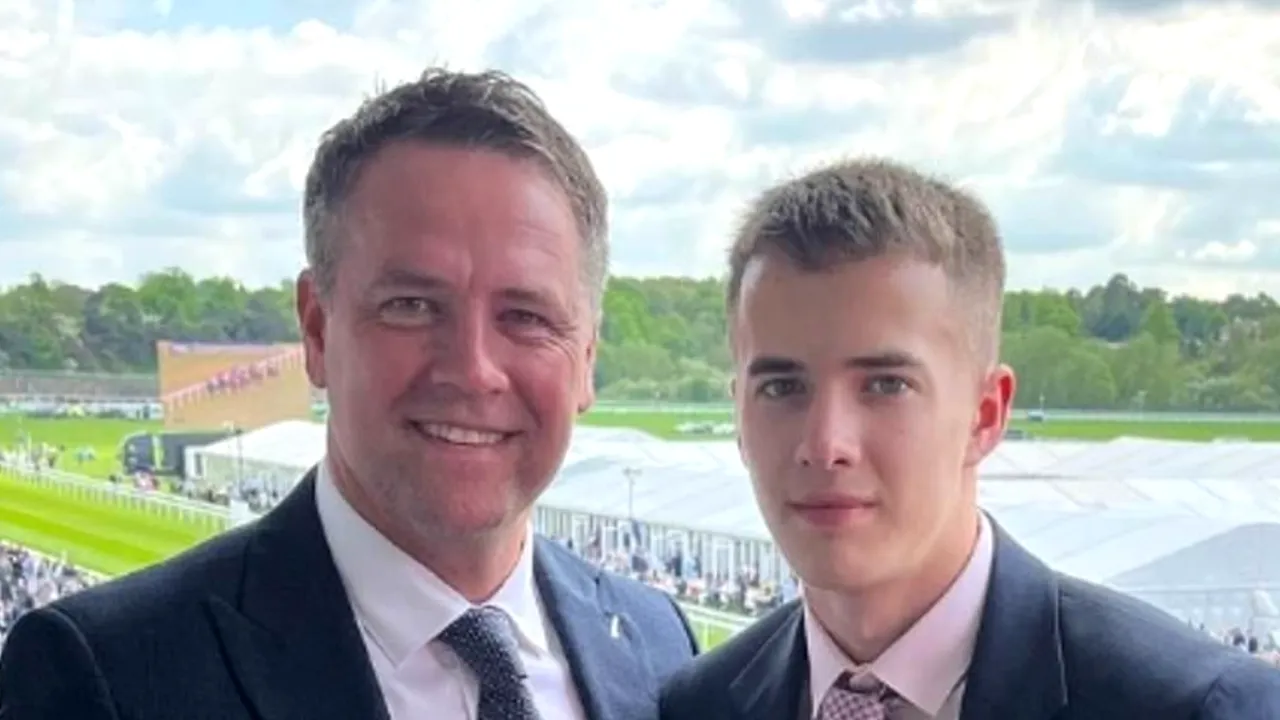 Michael Owen ar vrea să „schimbe ochii” cu fiul său care are o boală oculară incurabilă 