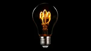 România are una dintre cele mai scumpe tarife la energia electrică pentru populație din lume