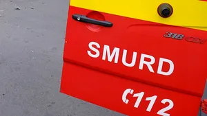 Două accidente rutiere cu victime multiple, în această dimineaţă. Tânăr din Botoşani, mort după ce maşina pe care o conducea a lovit un cap de pod şi a luat foc/ Şase persoane rănite în Covasna