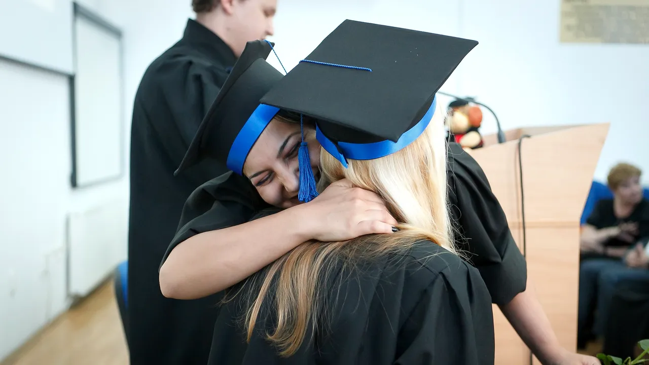 Reuşită incredibilă: O tânără a fost acceptată la 115 facultăţi. Universităţile i-au acordat burse în valoare de MILIOANE de dolari