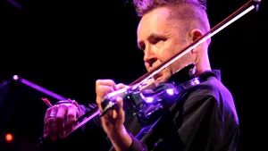 Nigel Kennedy a arătat, în concertul de la Bucureşti, că muzica este starea firească a lucrurilor