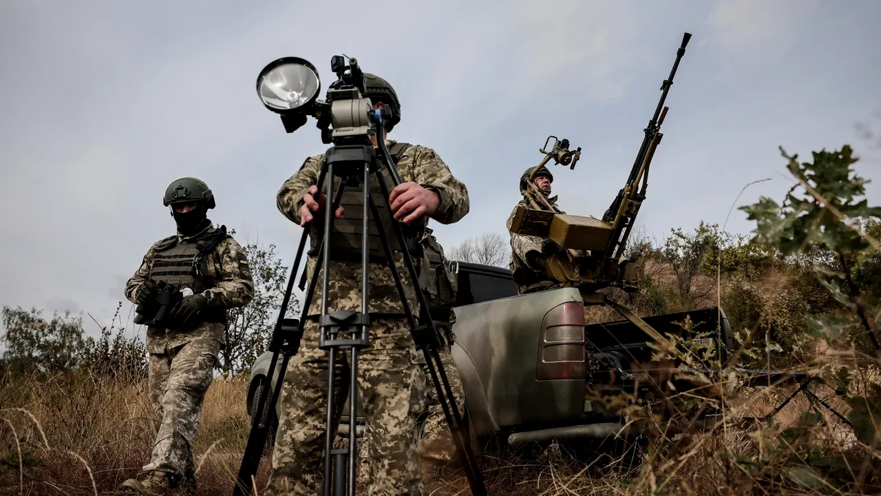 Războiul din Ucraina, ziua 606. Trupele ruse folosesc noi tactici. Zelenski vizitează bazele militare aflate în sudul ţării / Penurie de drone după restricţiile impuse de China