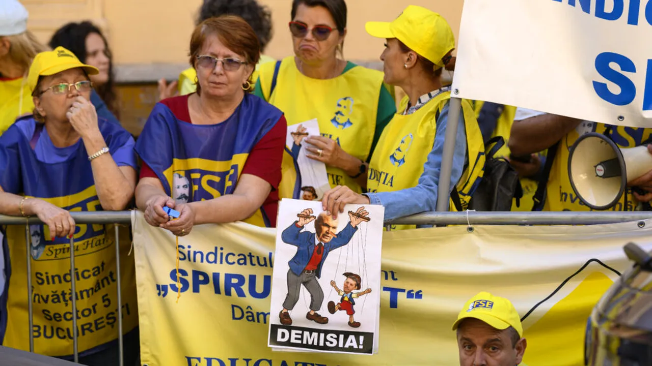 Protest al sindicatelor din Educație la Palatul Cotroceni sub sloganul „Şcoală săracă - Ţară needucată”