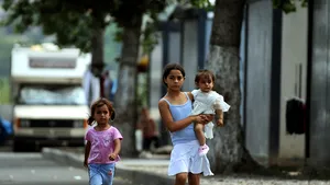Organizaţiile filantropice din Grecia care îngrijesc copii abandonaţi sunt într-o situaţie precară